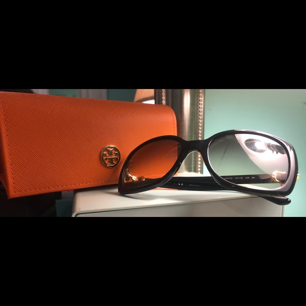 Tory Burch sunglasses w/ case!